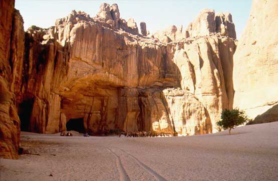 Schlucht "Guelta D'Archei" im Ennedi- Gebirge