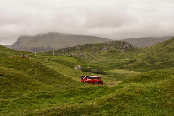 Bus in den Highlands