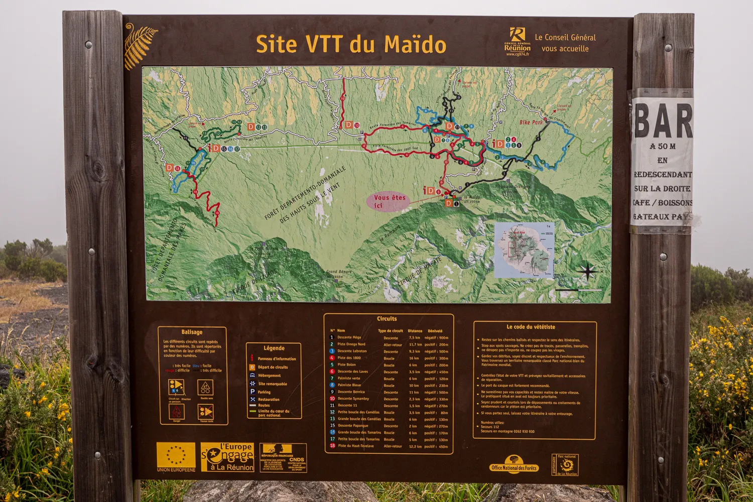 Wanderkarte für Mountainbike-Strecken im Maïdo-Gebiet mit Routen und Infos