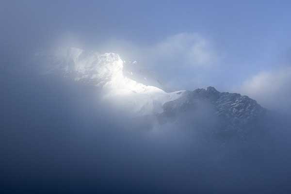 Berg in Wolken